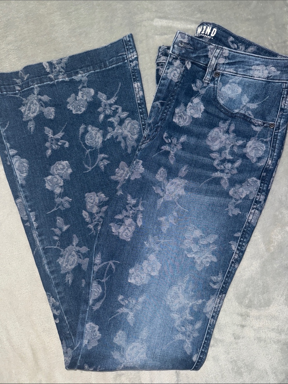 Idyllwind Blue Floral Wide-Leg Jeans - Picture 5 of 6